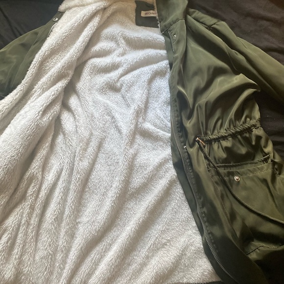 Beautiful nice spring winter fluffy jacket - Picture 4 of 6